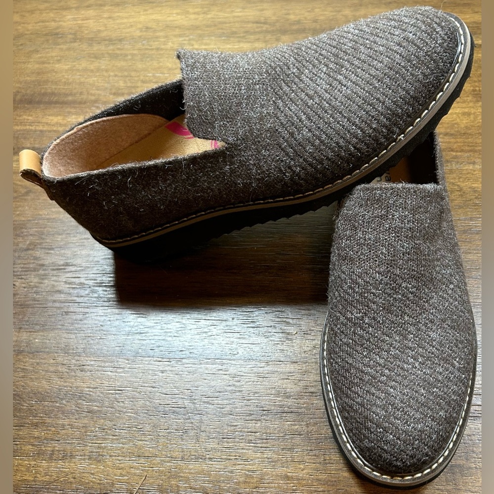 Comfortiva Women’s Size 7.5 Brown Lexya Lug Sole Loafers